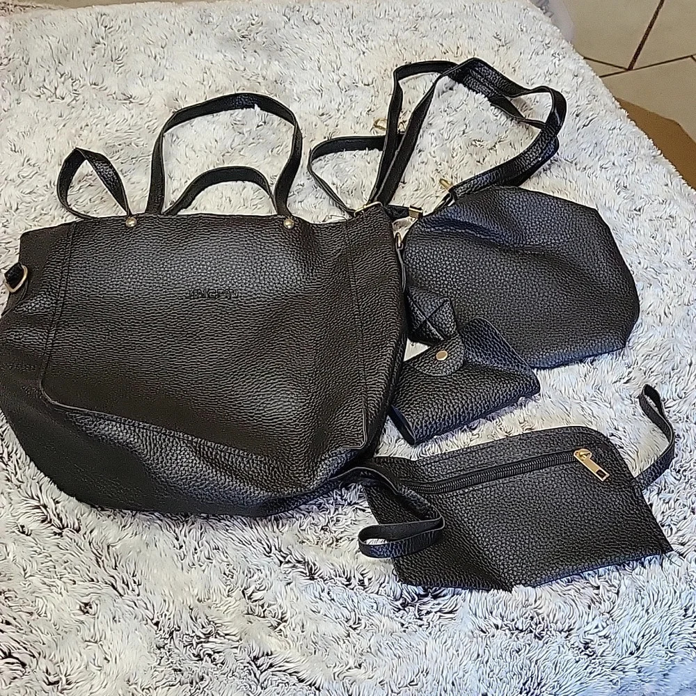 NWOT 4 piece set Women's‎ Handbag Black Travel Bag Lightweight Easy Carry